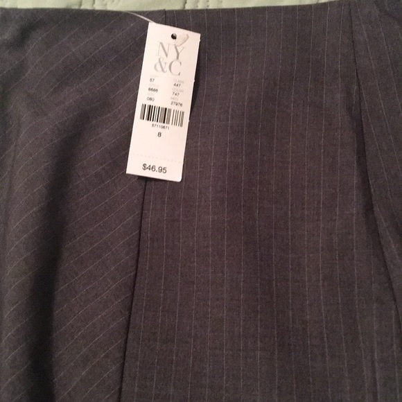 NWT NY&Co size 8 skirt with side slit - Picture 7 of 8